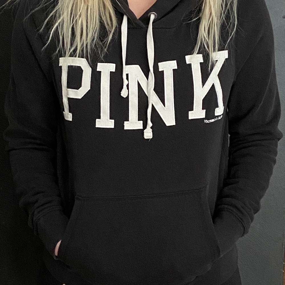 Victoria’s Secret Pink pullover hoodie